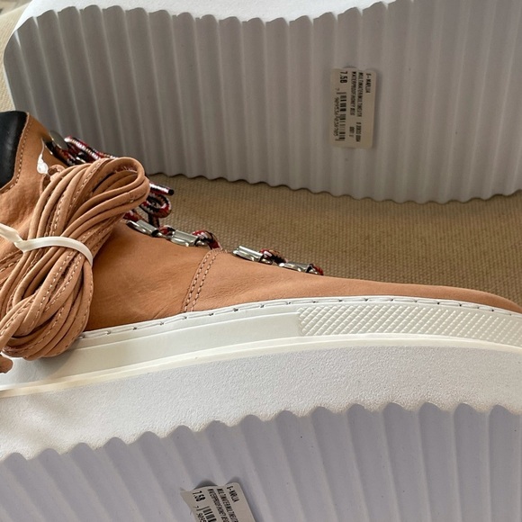 SCHUTZ Marlua Chunky Hiking Boot Sz 7.5 NIB - Picture 7 of 9